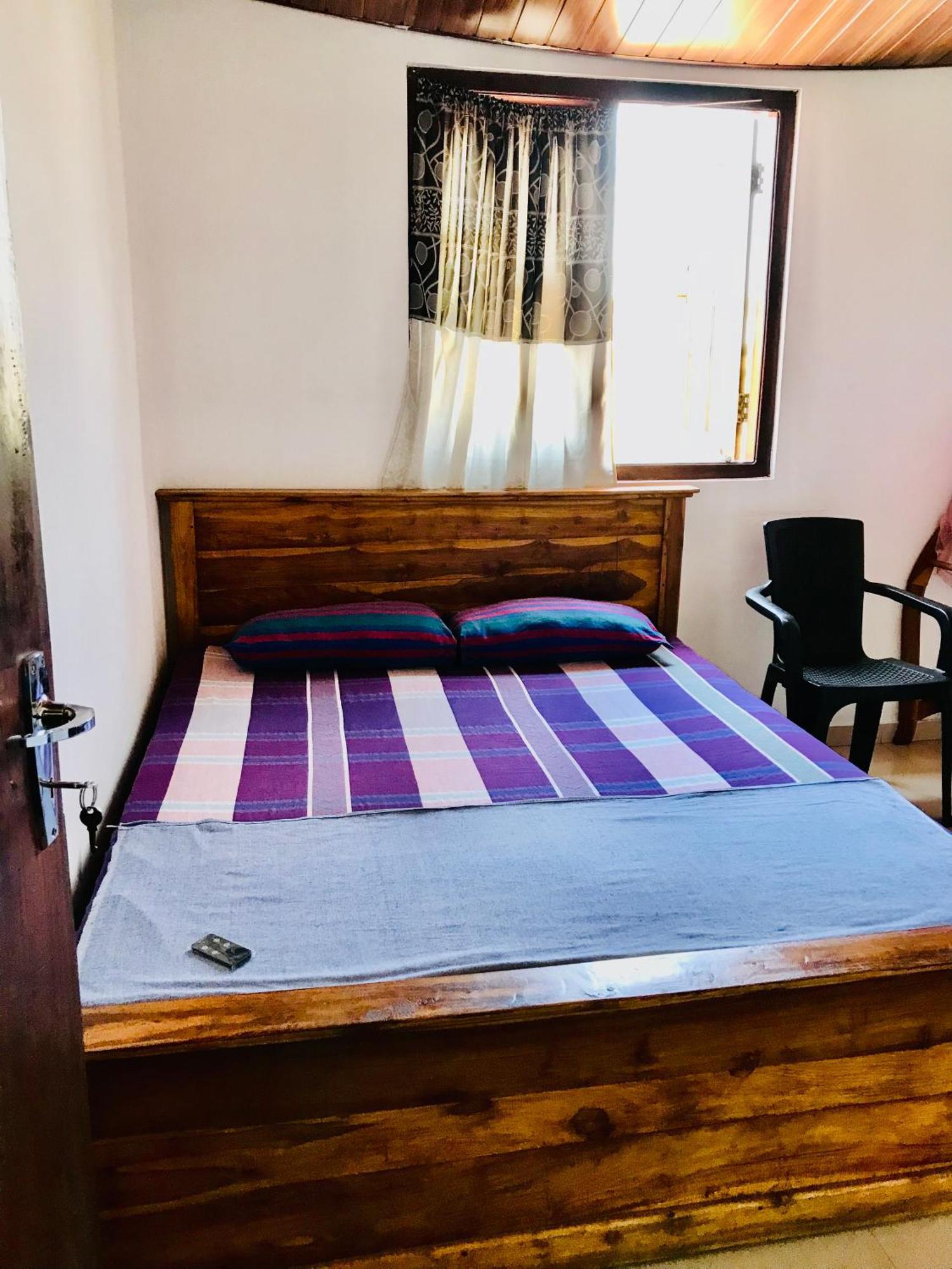Roshan'S Guest House Hikkaduwa Room photo